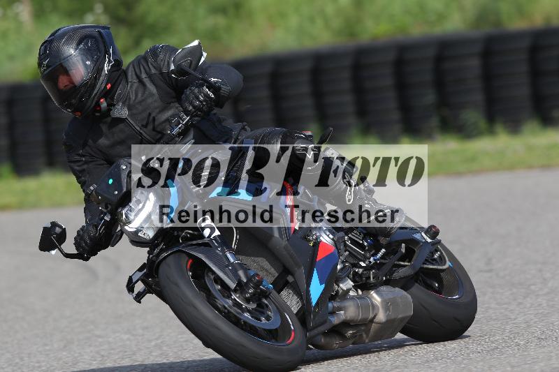 Archiv-2025/10 23.04.2025 Cornu Master School ADR/gruen-vert/35